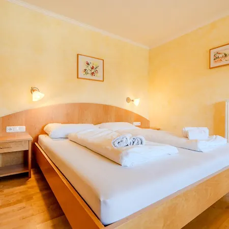 Whats-app Self-check-in - Maria Theresia Apartmán *