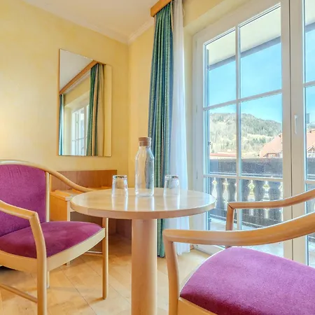 Whats-app Self-check-in - Maria Theresia *