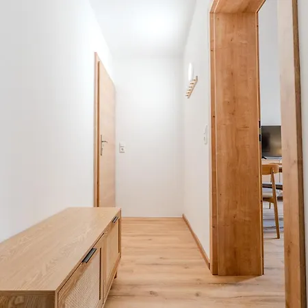 Whats-app Self-check-in - Maria Theresia