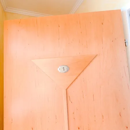 Whats-app Self-check-in - Maria Theresia