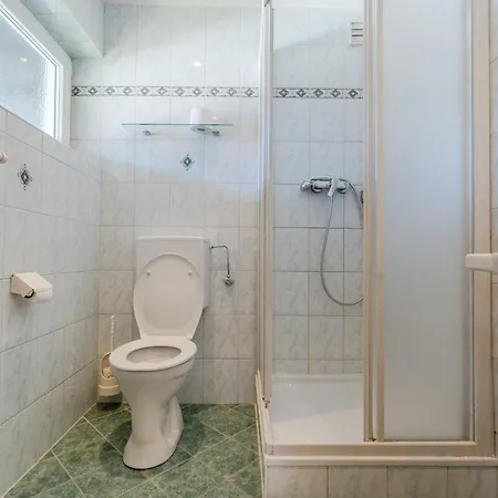 Whats-app Self-check-in - Maria Theresia *