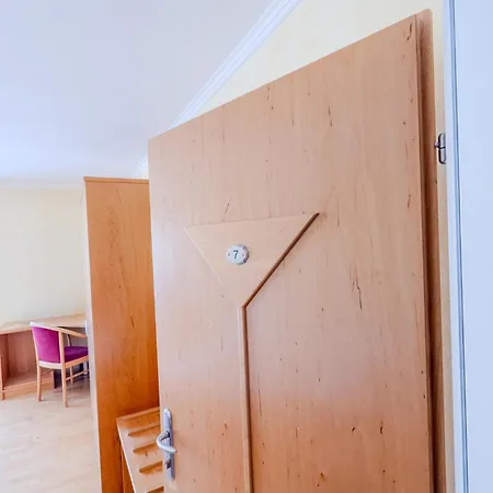 Whats-app Self-check-in - Maria Theresia