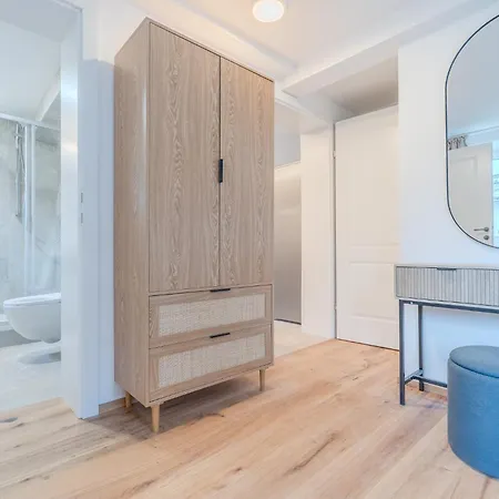 Whats-app Self-check-in - Maria Theresia *